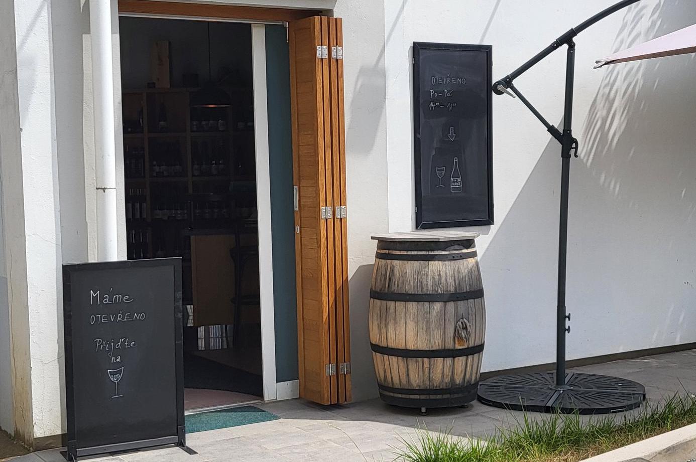 Vinotéka KOLBENOVA 11 foto 1