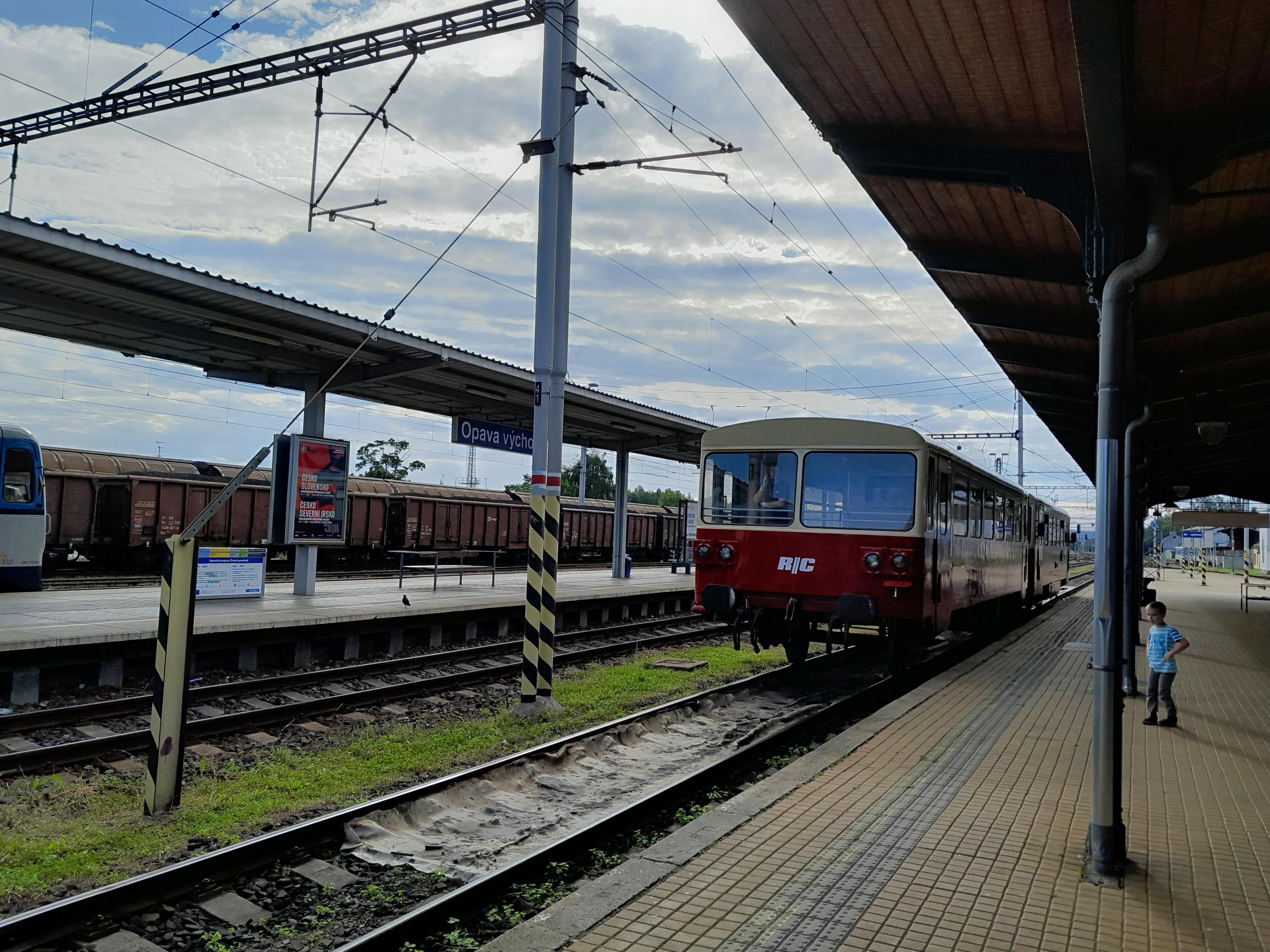 Železniční stanice Opava - východ foto 1