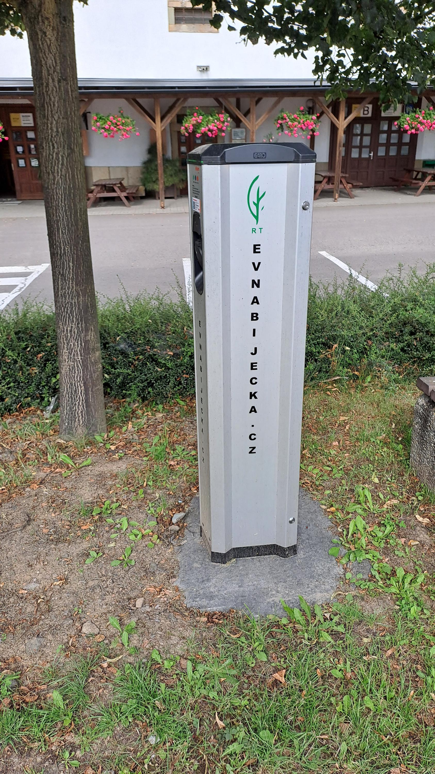 Nabíjecí stanice pro elektromobily - EVnabíječka foto 2