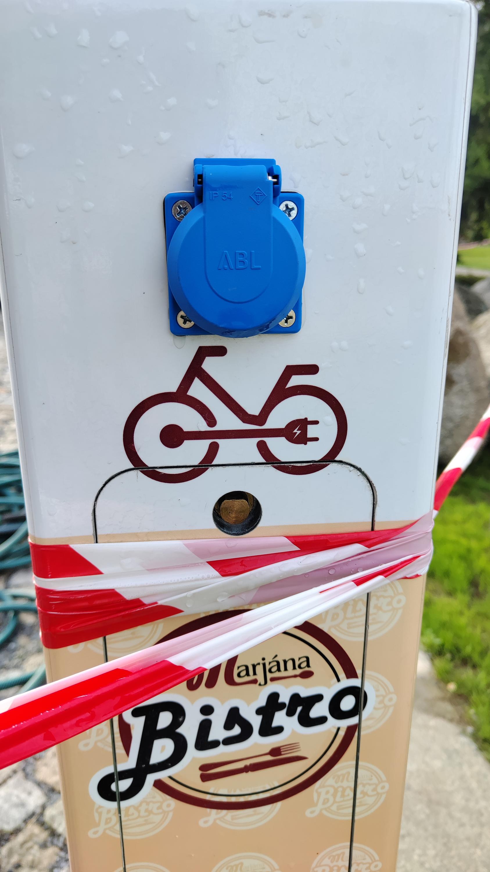 Nabíjecí stanice Mníšek pod Brdy foto 2