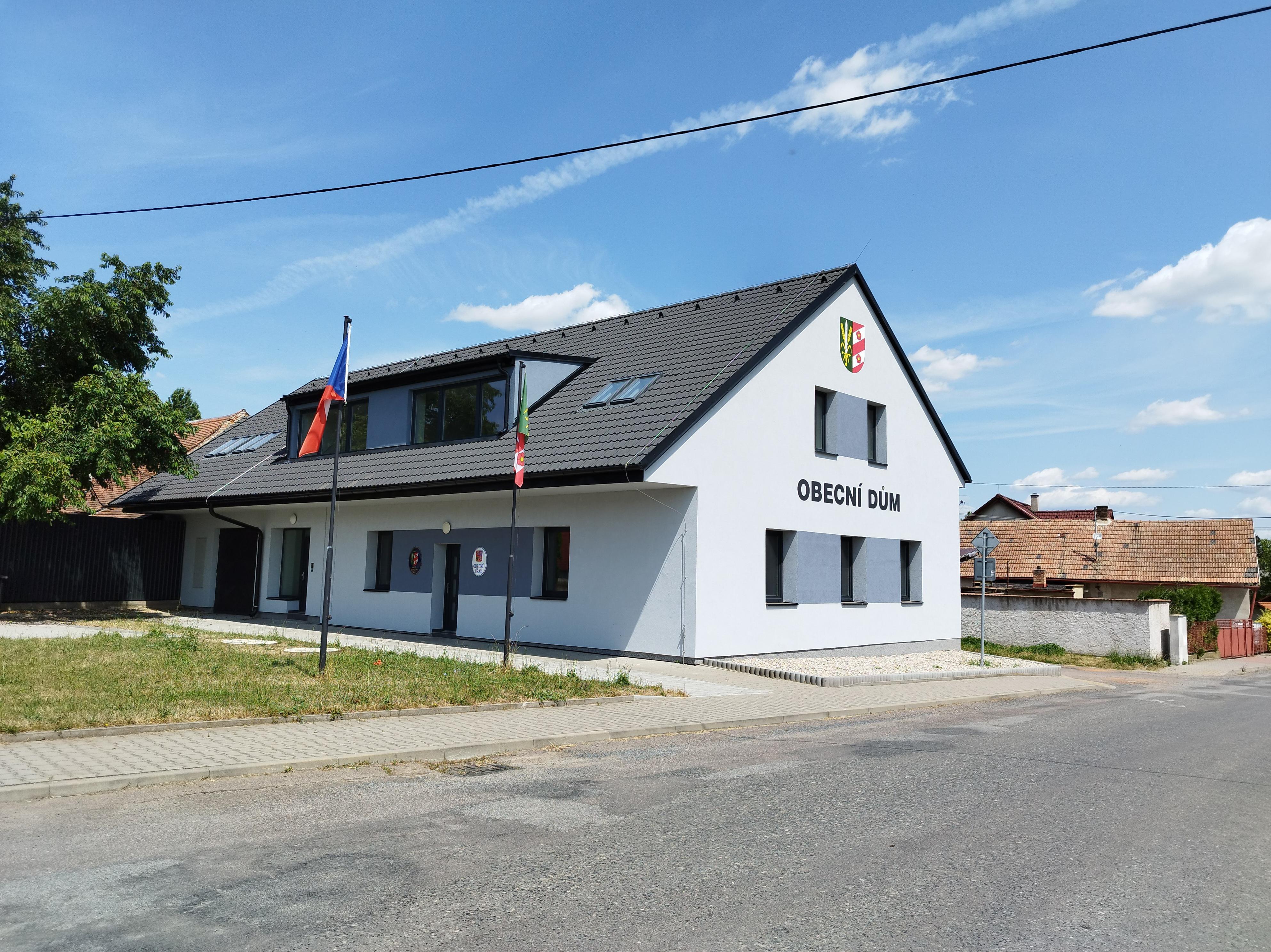 Dolní Bezděkov - obecní úřad foto 2