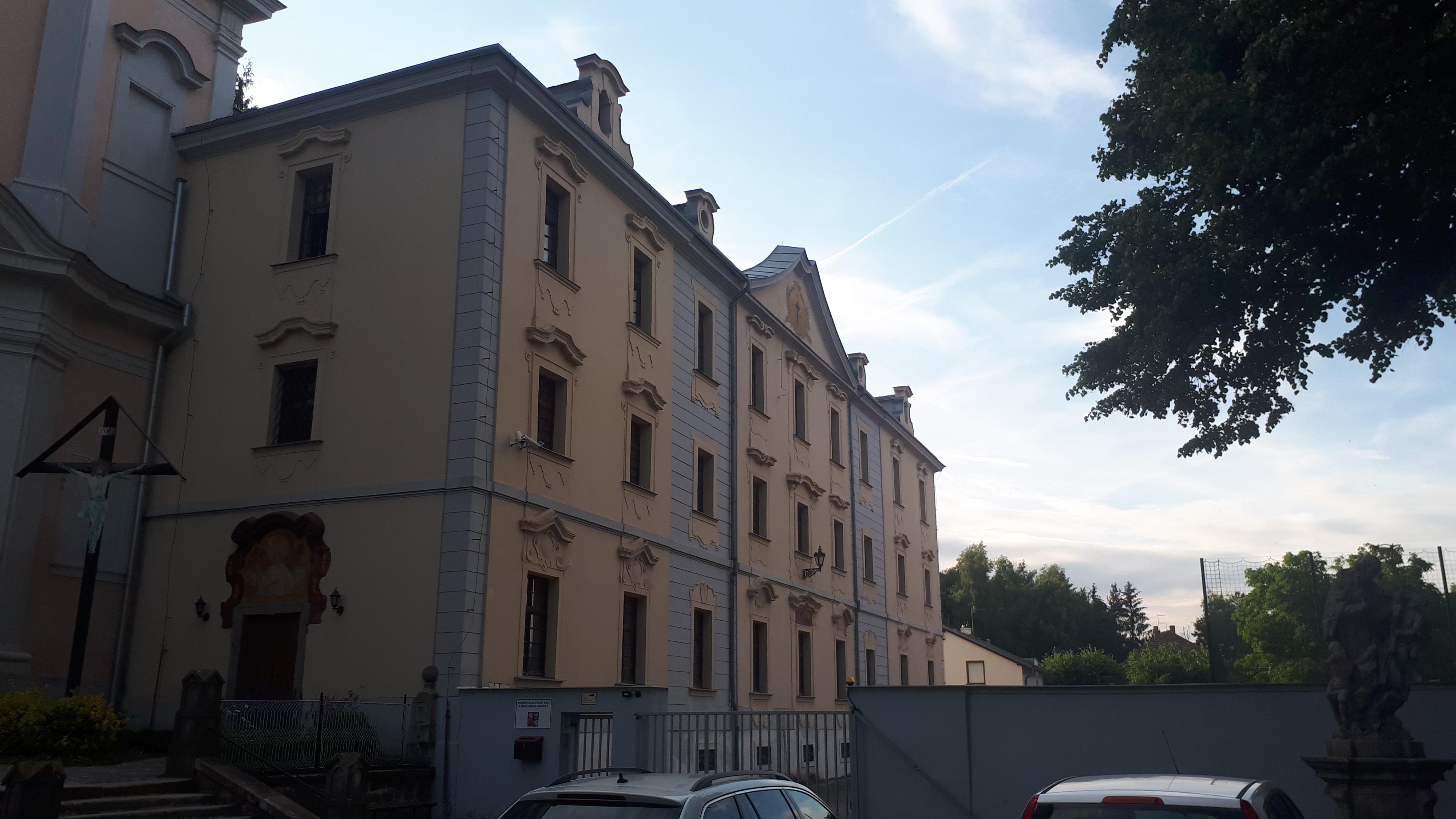 Výchovný ústav, střední škola a školní jídelna, Obořiště 1 foto 5