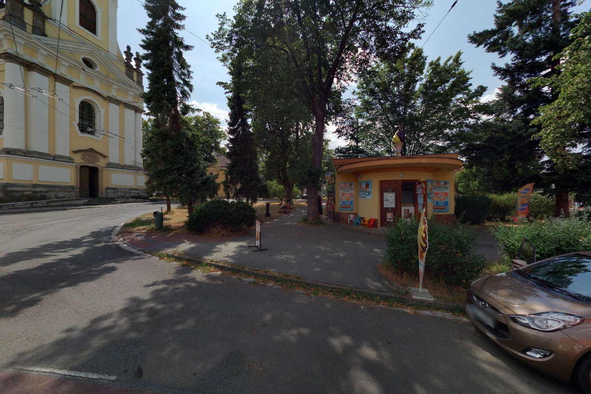 Zmrzlina U kostela foto 3