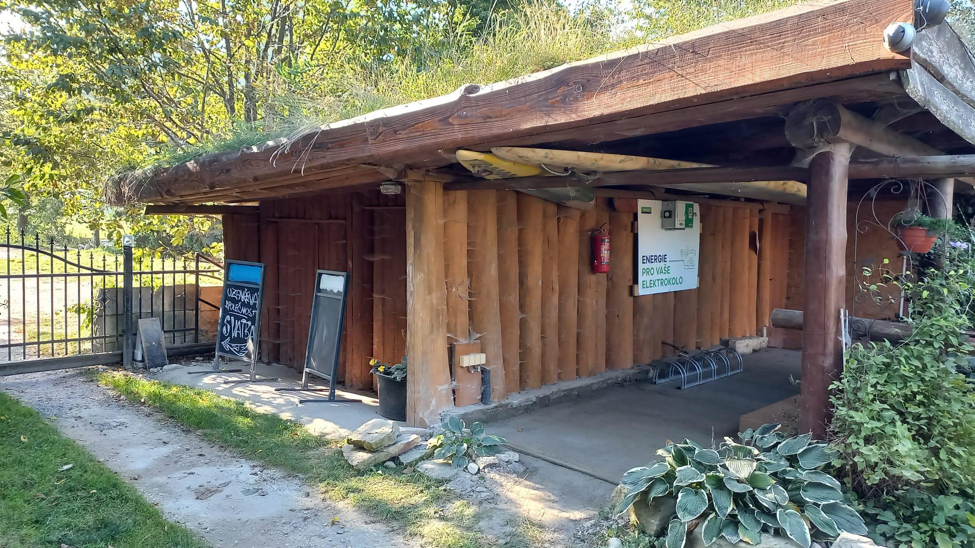 Nabíjecí stanice Restaurace U Srubu foto 3