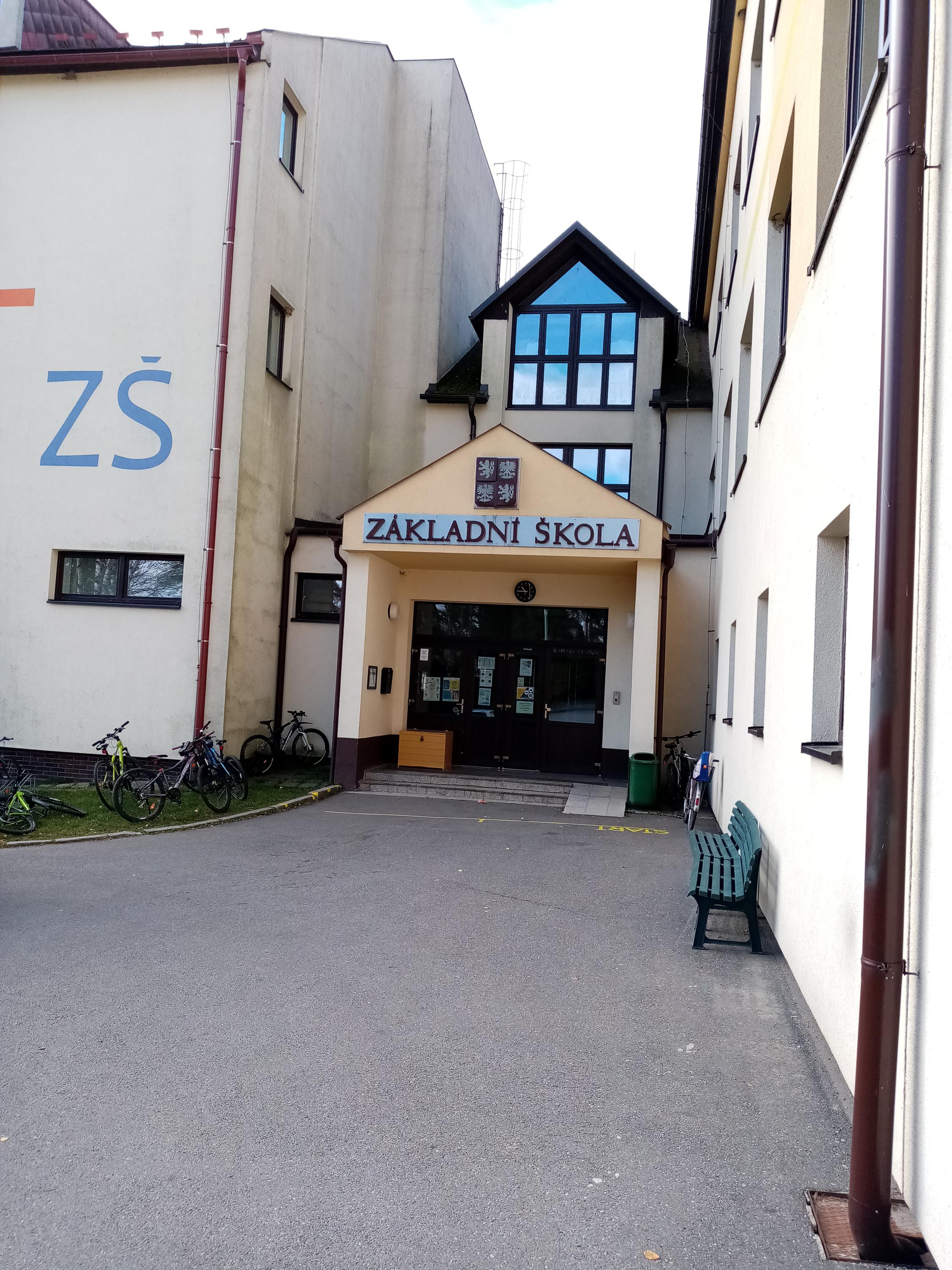 ZŠ a MŠ Svratka foto 2