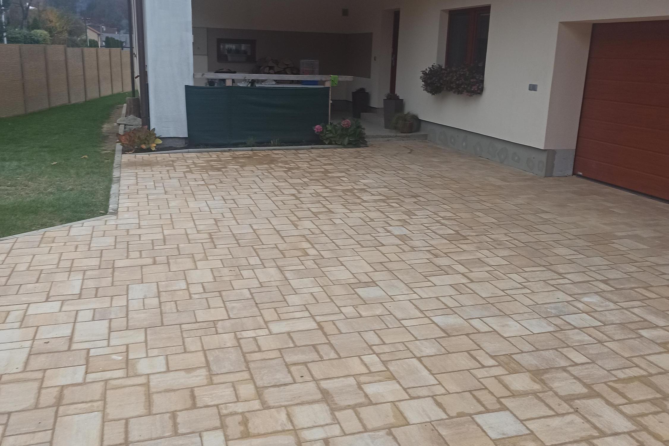 Vlastimil Vaněk - Pokládka zámkové dlažby