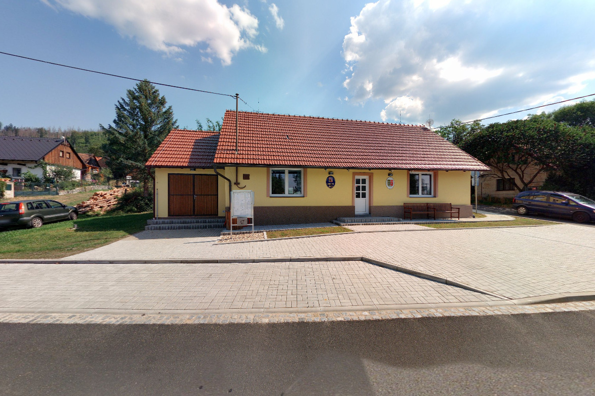 Žlebské Chvalovice - obecní úřad foto 3