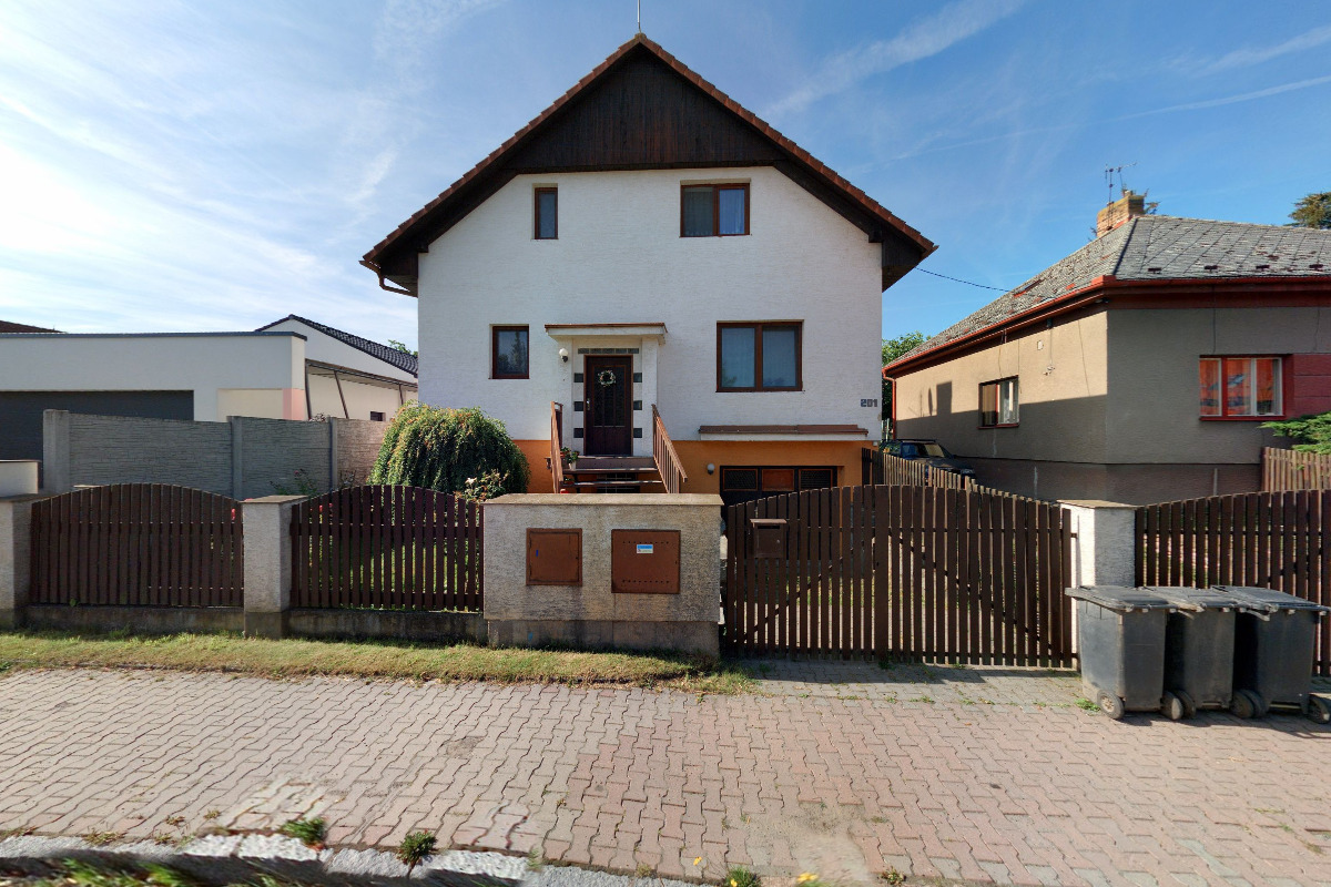 Střechy a stavební práce - Petr Novák