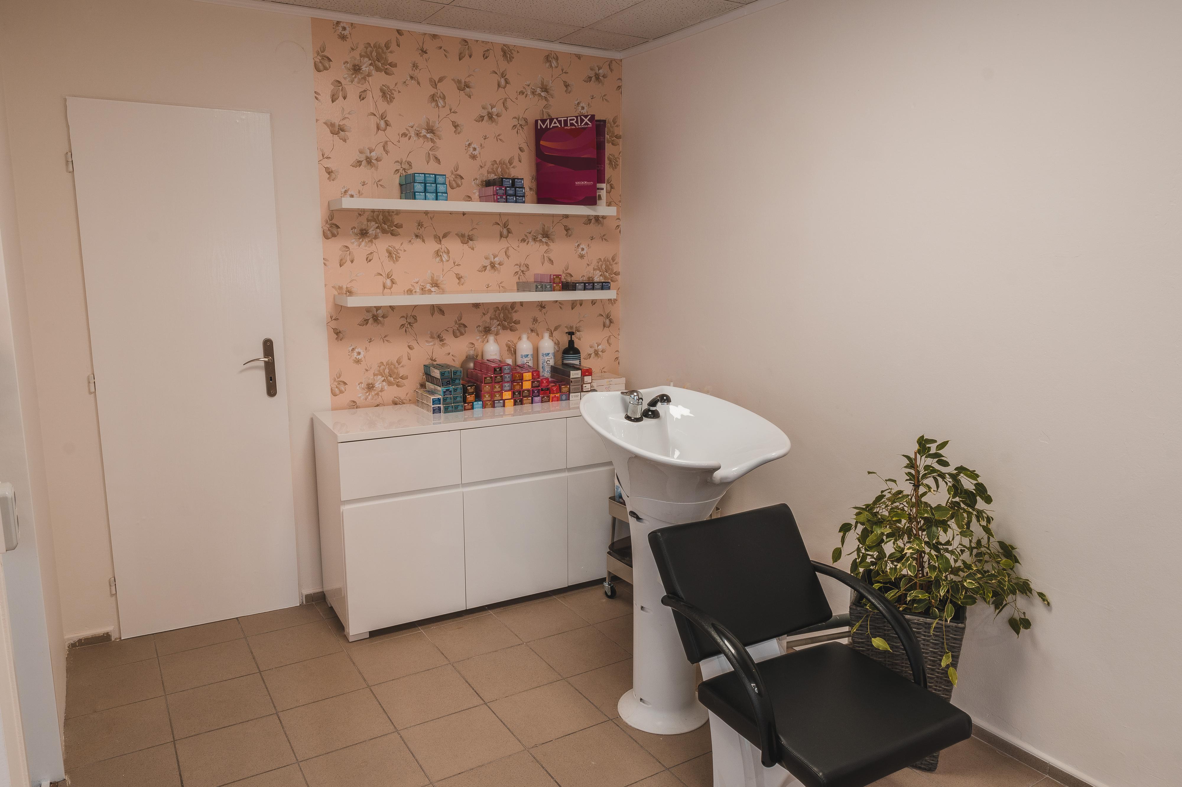 Kadeřnictví U Kněžny Emmy foto 3