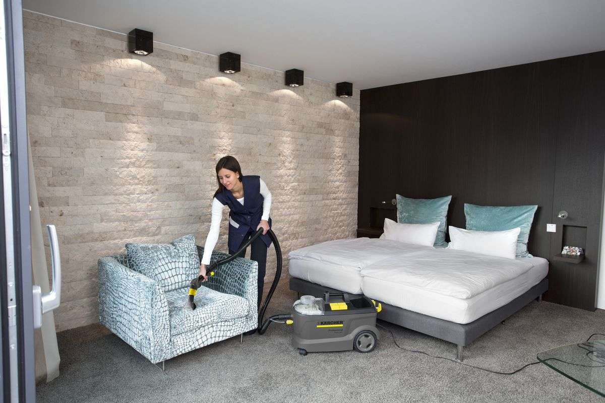 ČIŠTĚNÍ KOBERCŮ A ČALOUNĚNÍ FM