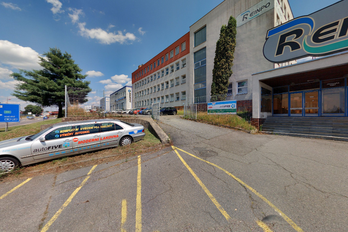 Autosklo servis VYSOČINA, družstvo foto 1