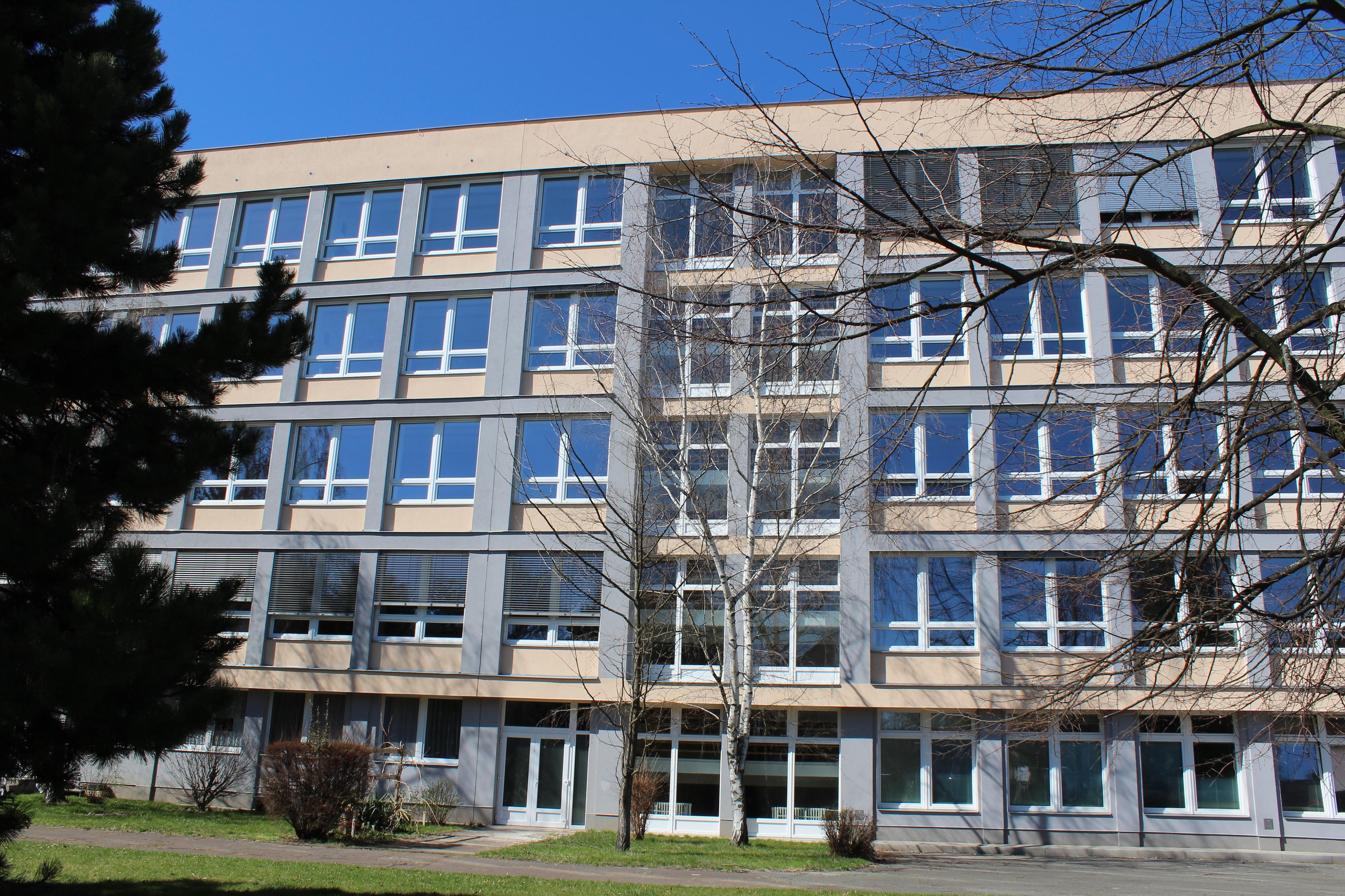 Gymnázium, Pardubice, Dašická 1083 foto 5