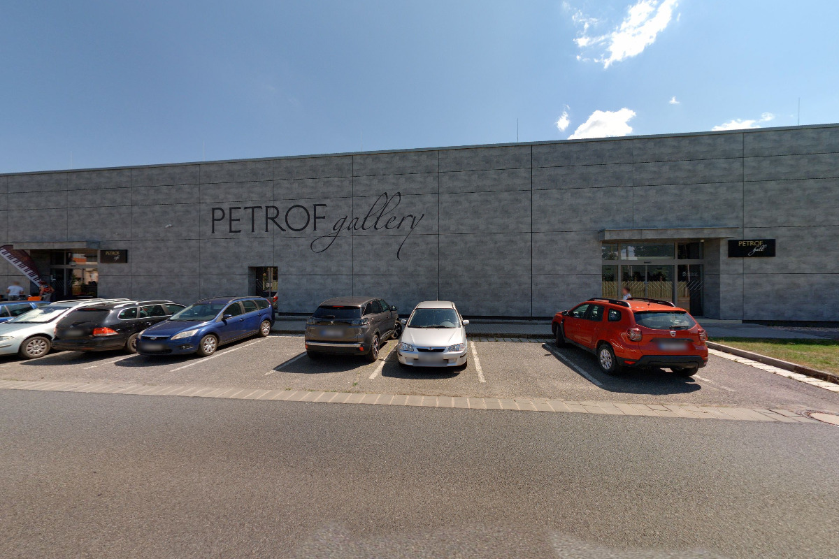 PETROF Gallery foto 6