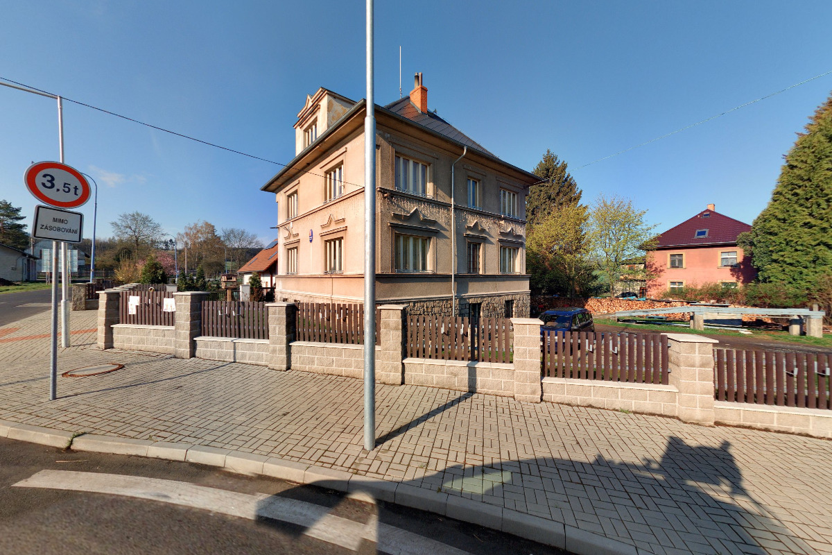 Místní knihovna v Lovečkovicích