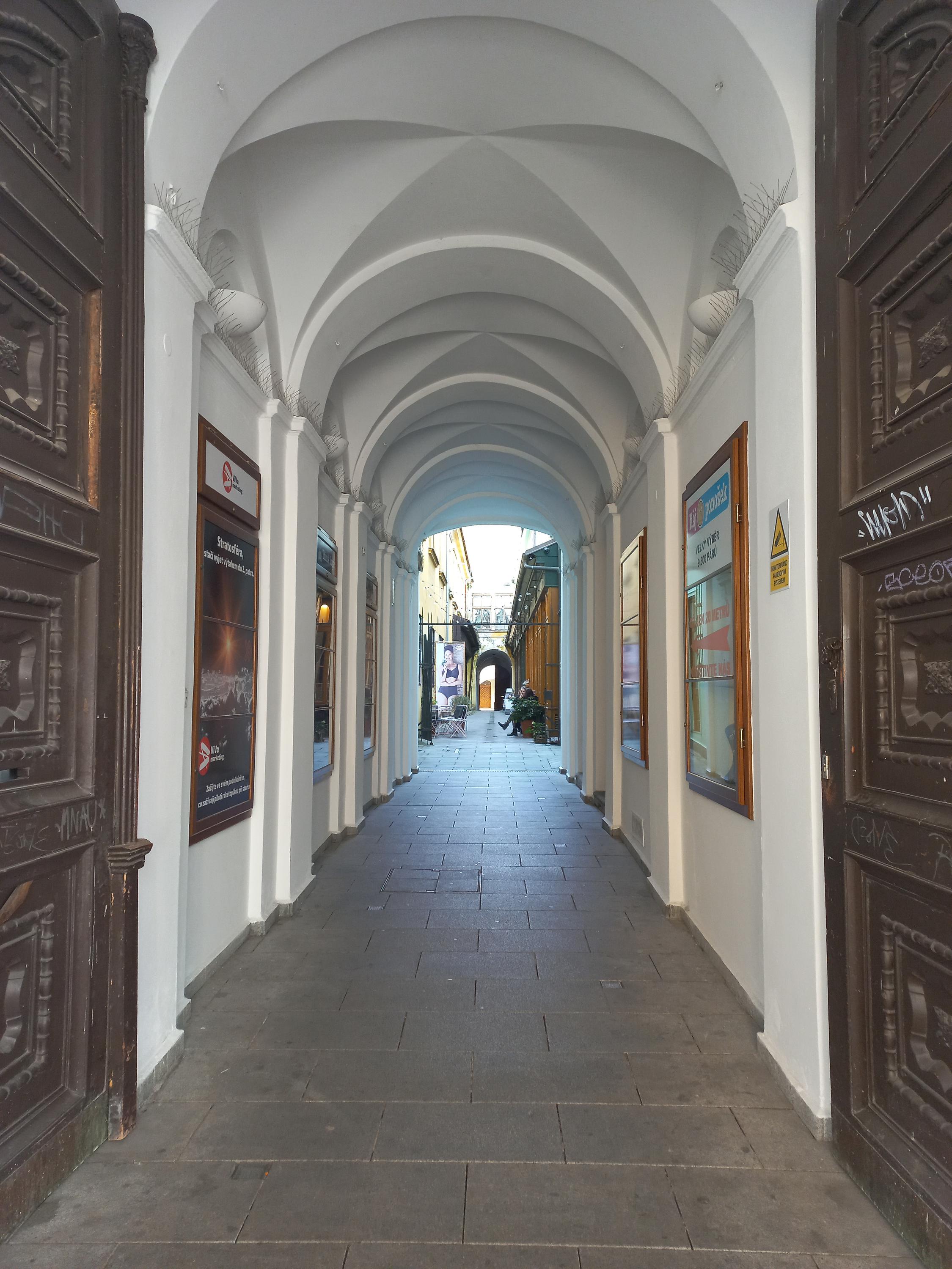 Kavárna Pokoj foto 4