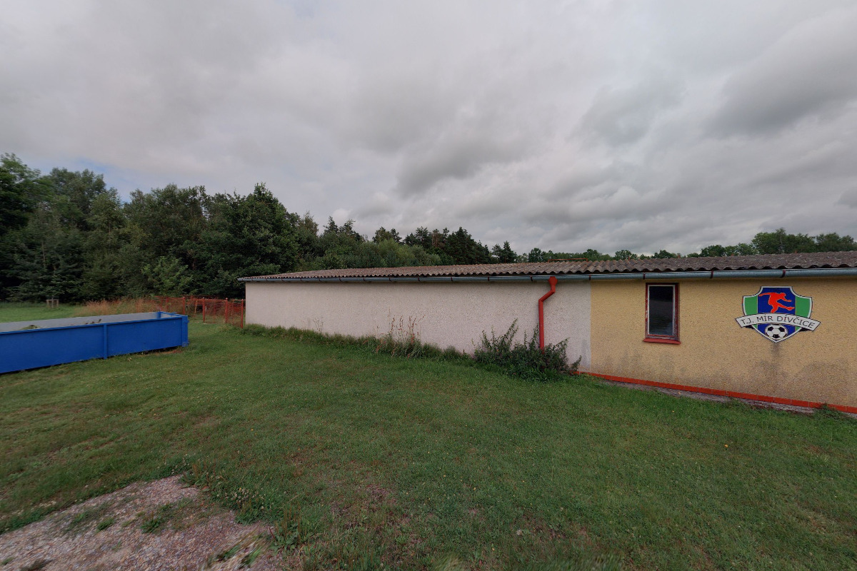 KIOSEK NA HŘIŠTI