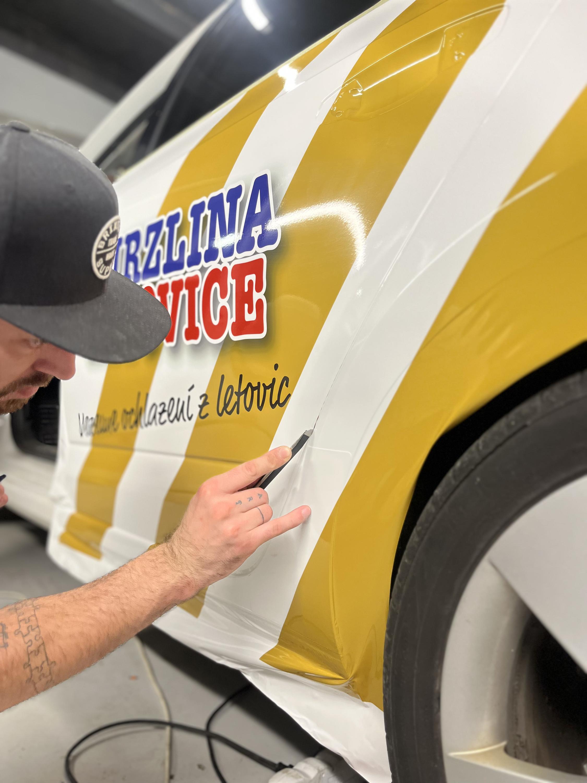 Lepší Kára - Reklamní, barevné a ochranné polepy vozů foto 5