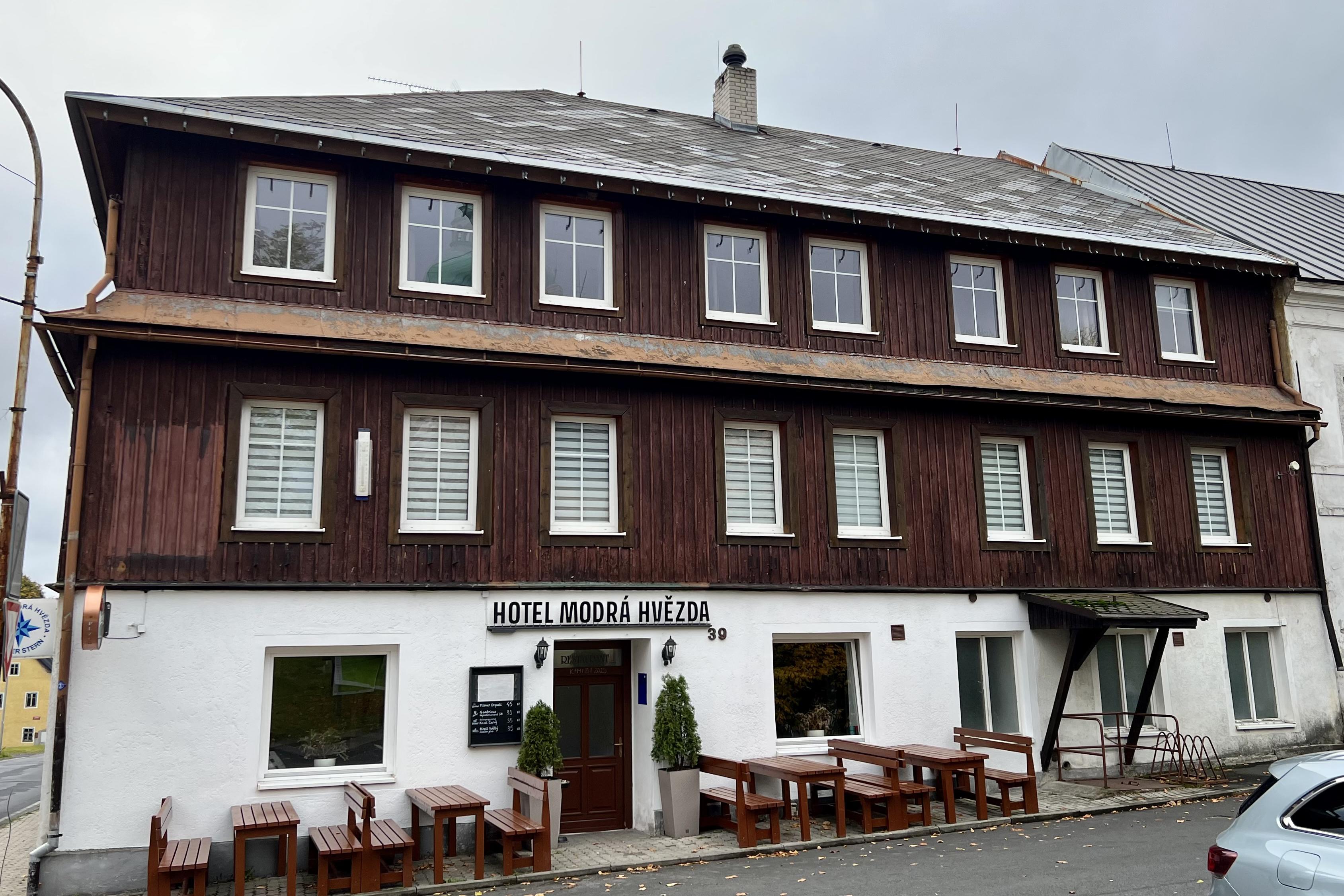 Restaurace & Hotel Modrá hvězda