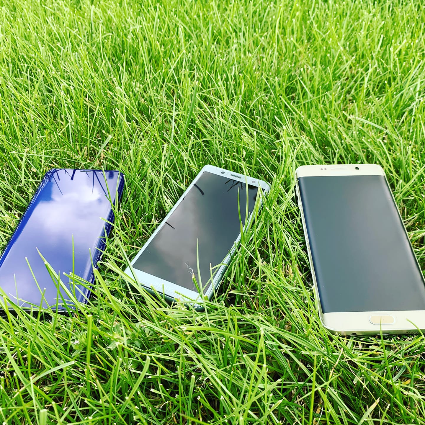 Profesionální nalepení ochranné fólie na telefon