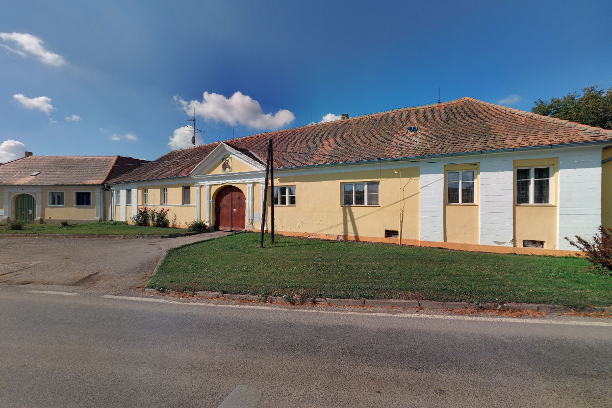 Dostihová a chovná stáj Vinklárek foto 2