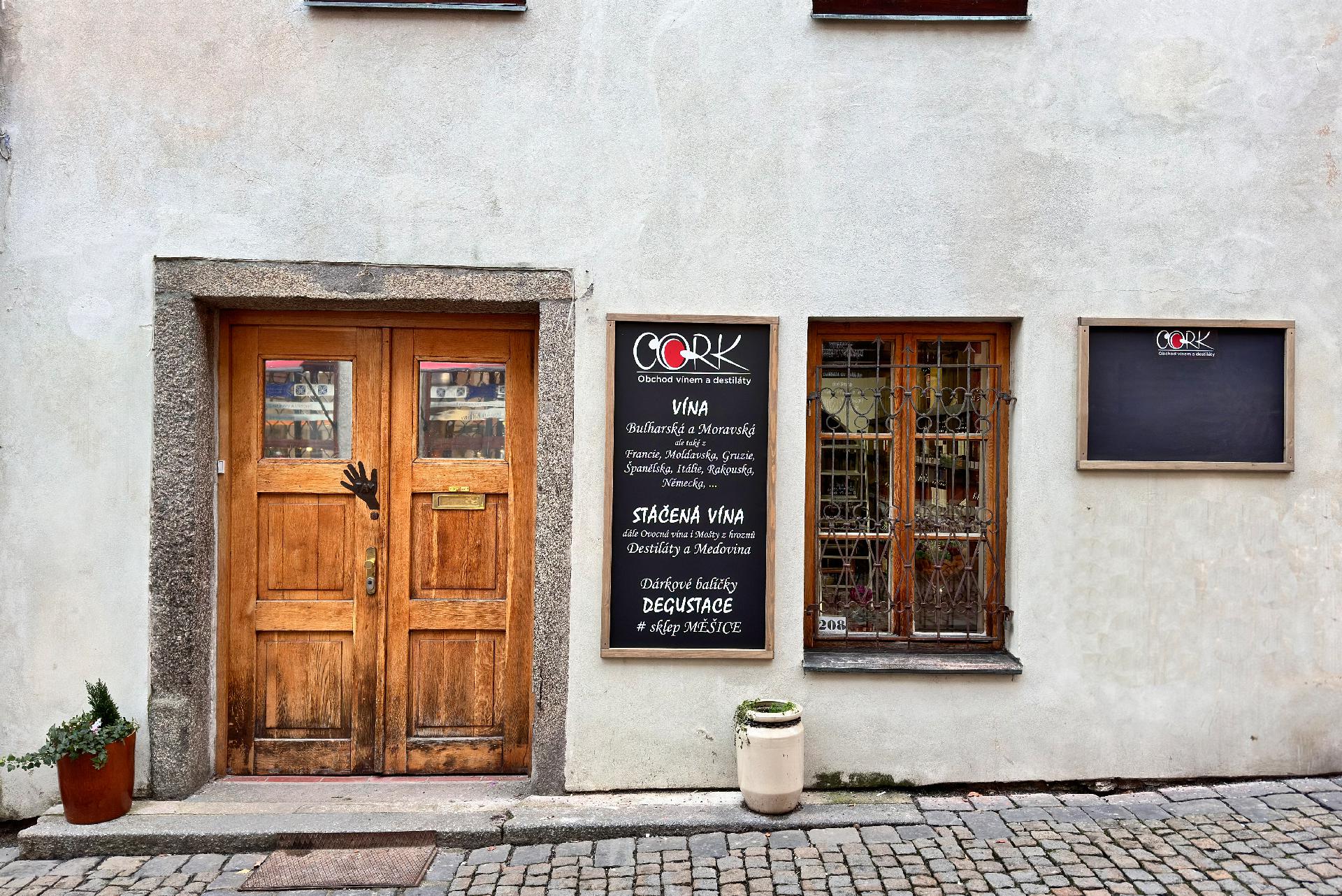 Cork - obchod vínem a destiláty