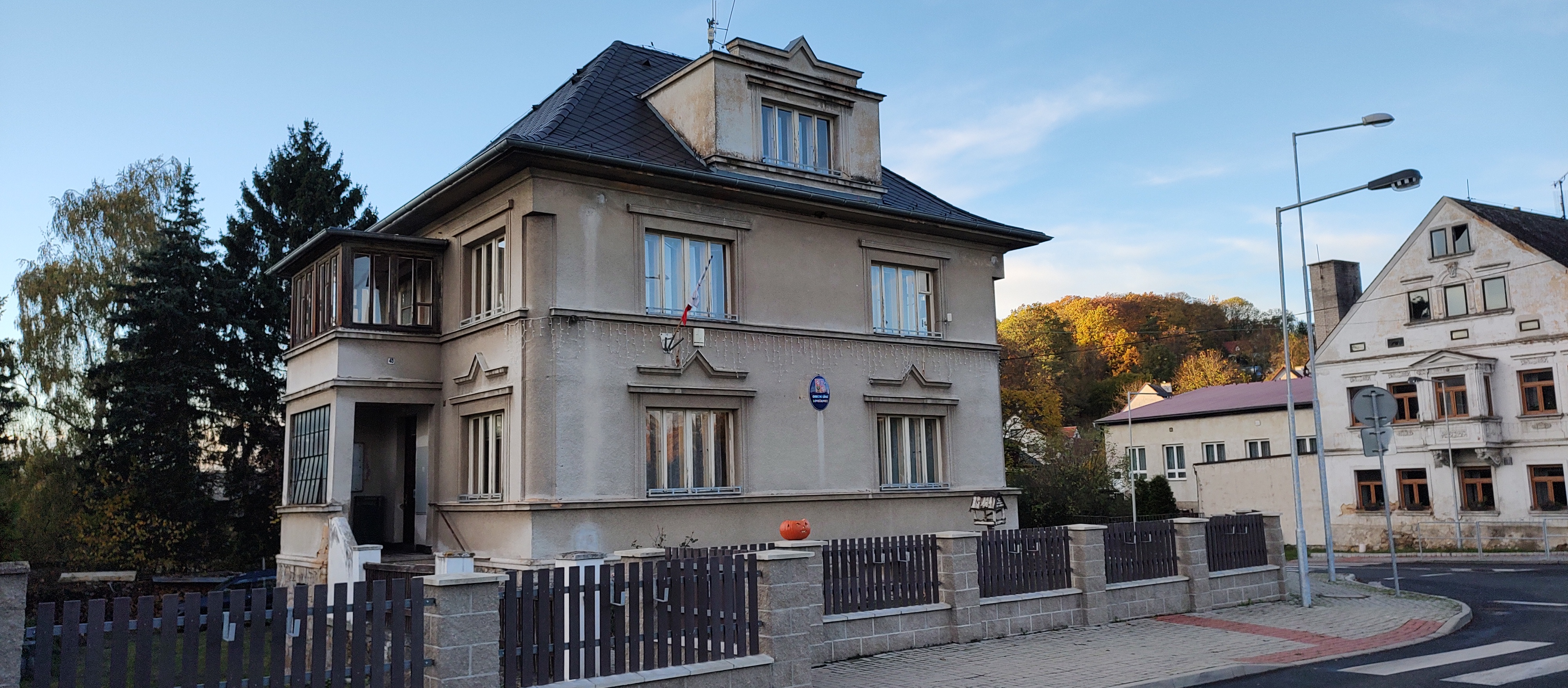 Lovečkovice - obecní úřad foto 5