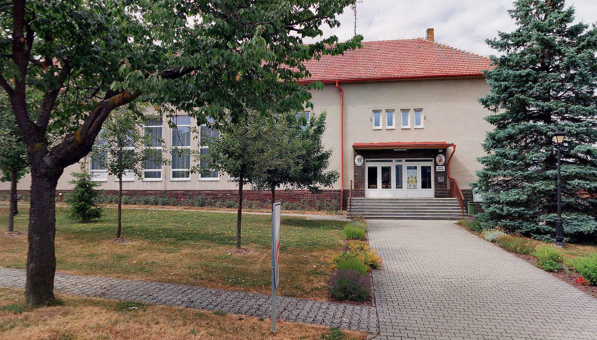 Třebelovice - obecní úřad foto 2