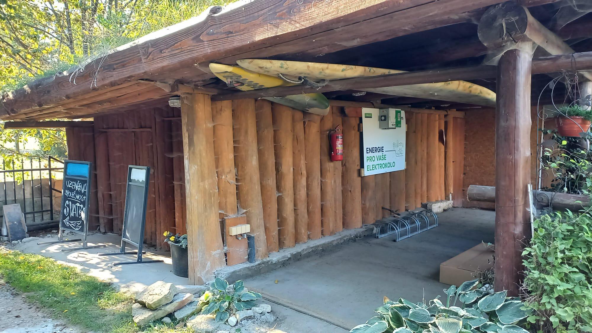 Nabíjecí stanice Restaurace U Srubu foto 4
