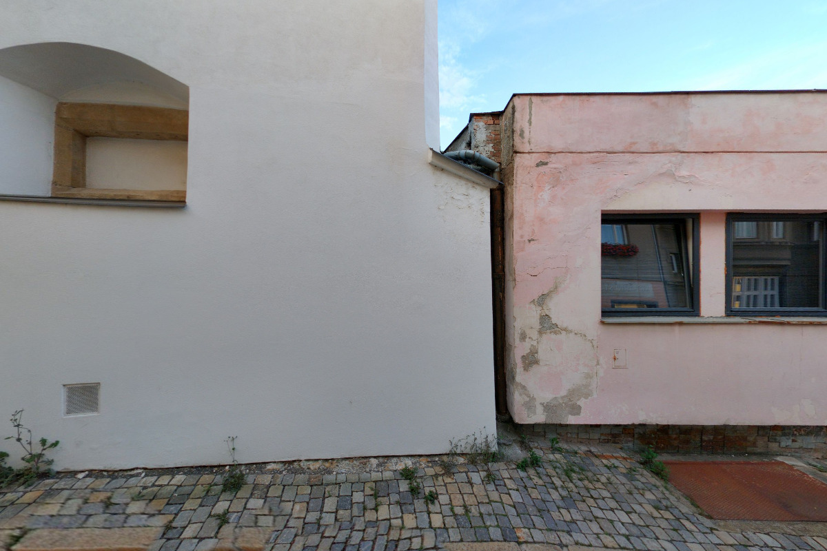 X invest realitní kancelář