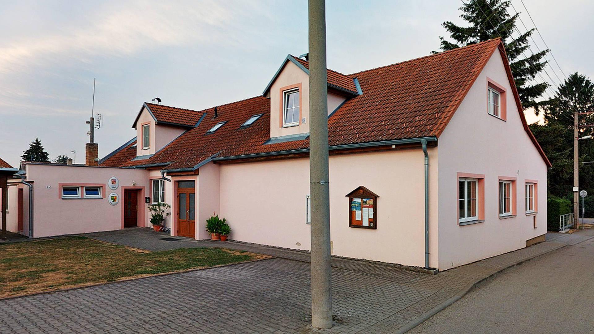 Menhartice - obecní úřad