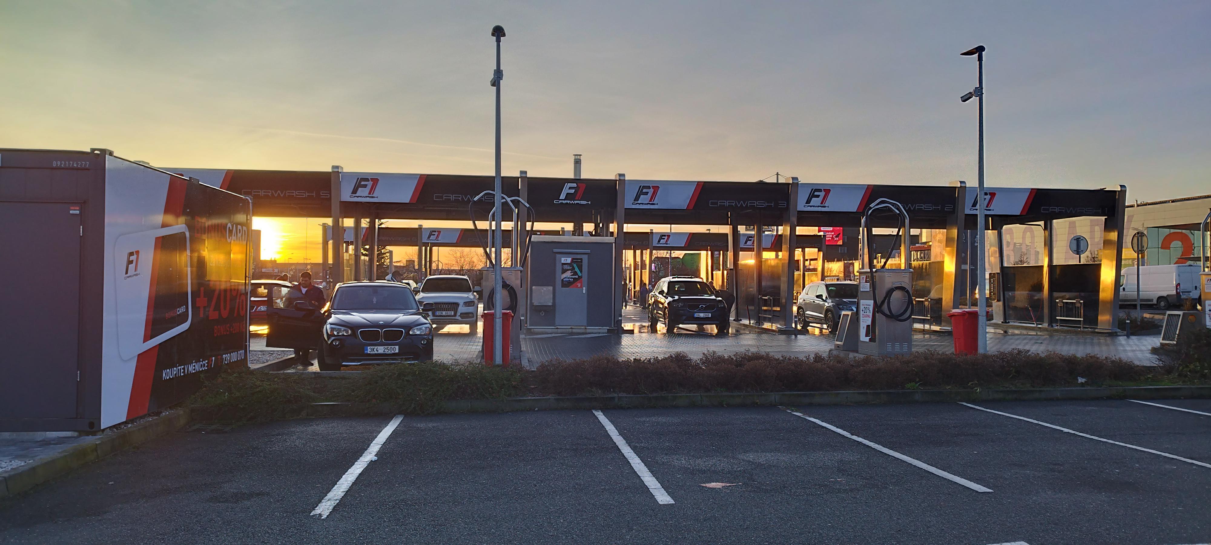 FIRST CARWASH foto 6