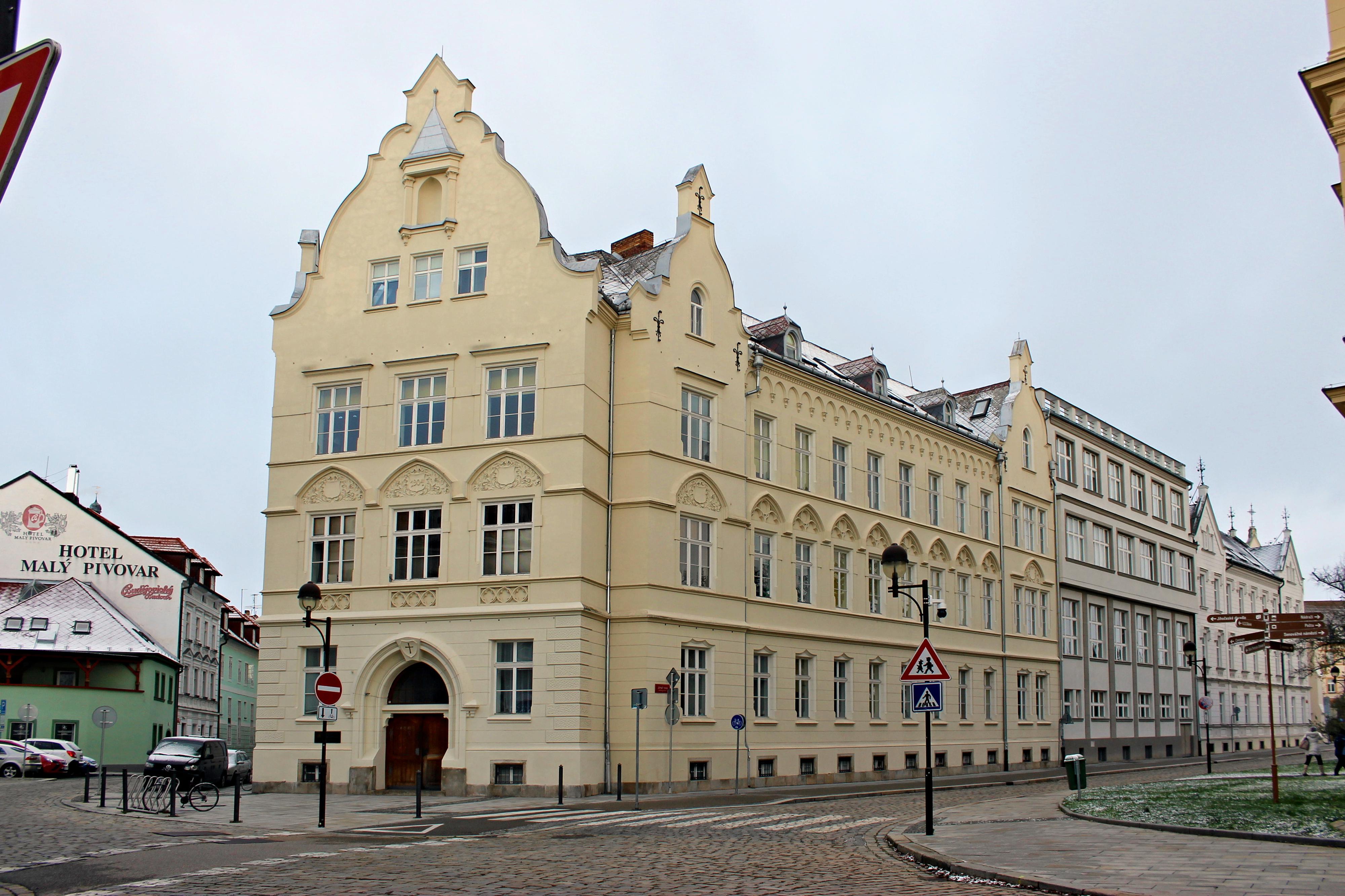 Biskupské gymnázium J. N. Neumanna a Církevní základní škola foto 6