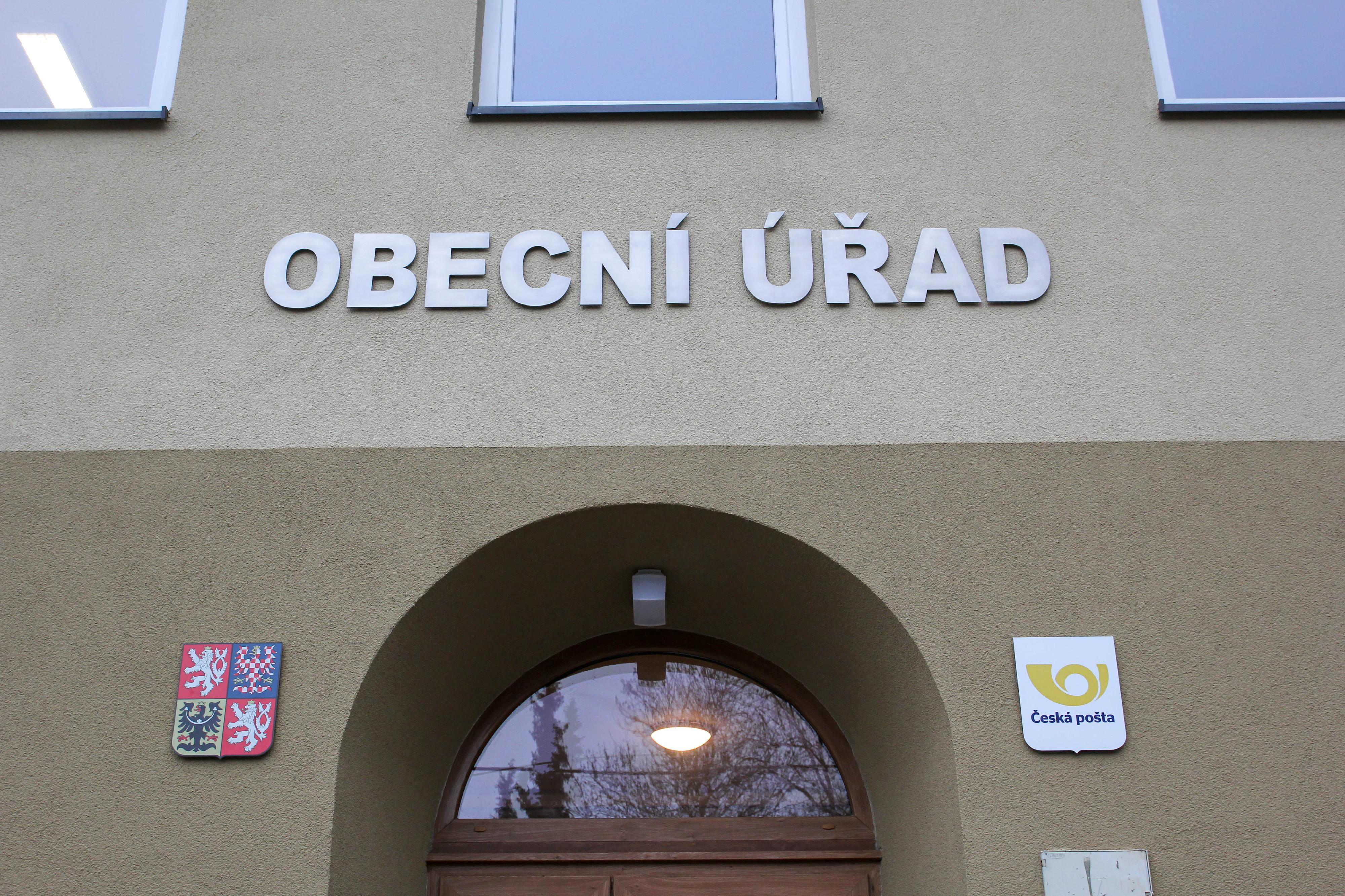 Hladké Životice - obecní úřad foto 3