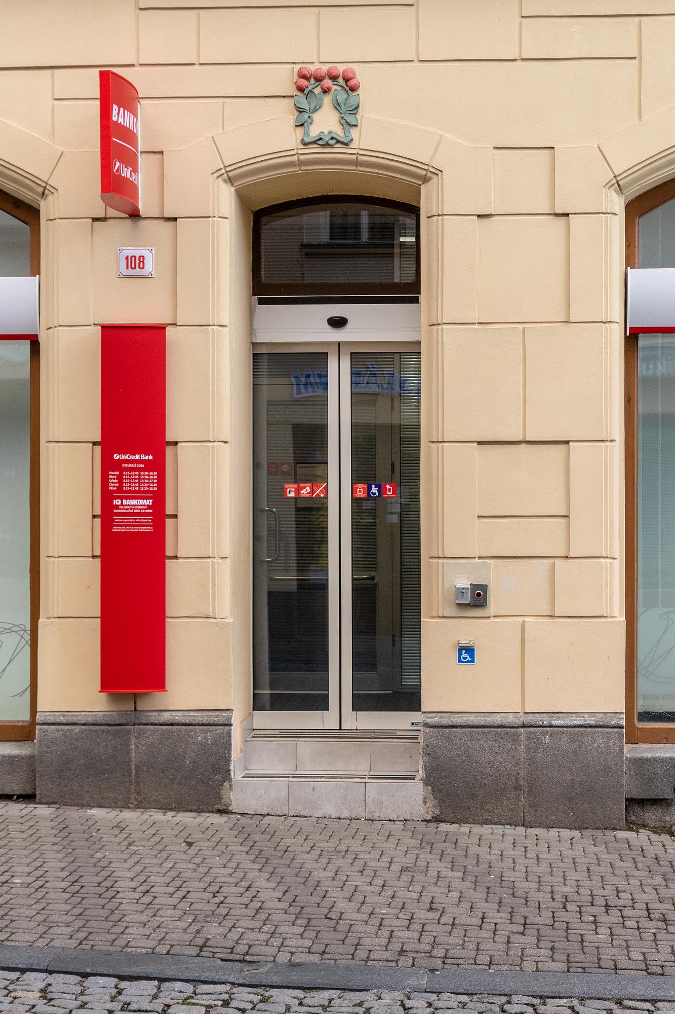 UniCredit Bank Czech Republic and Slovakia, a.s. foto 3