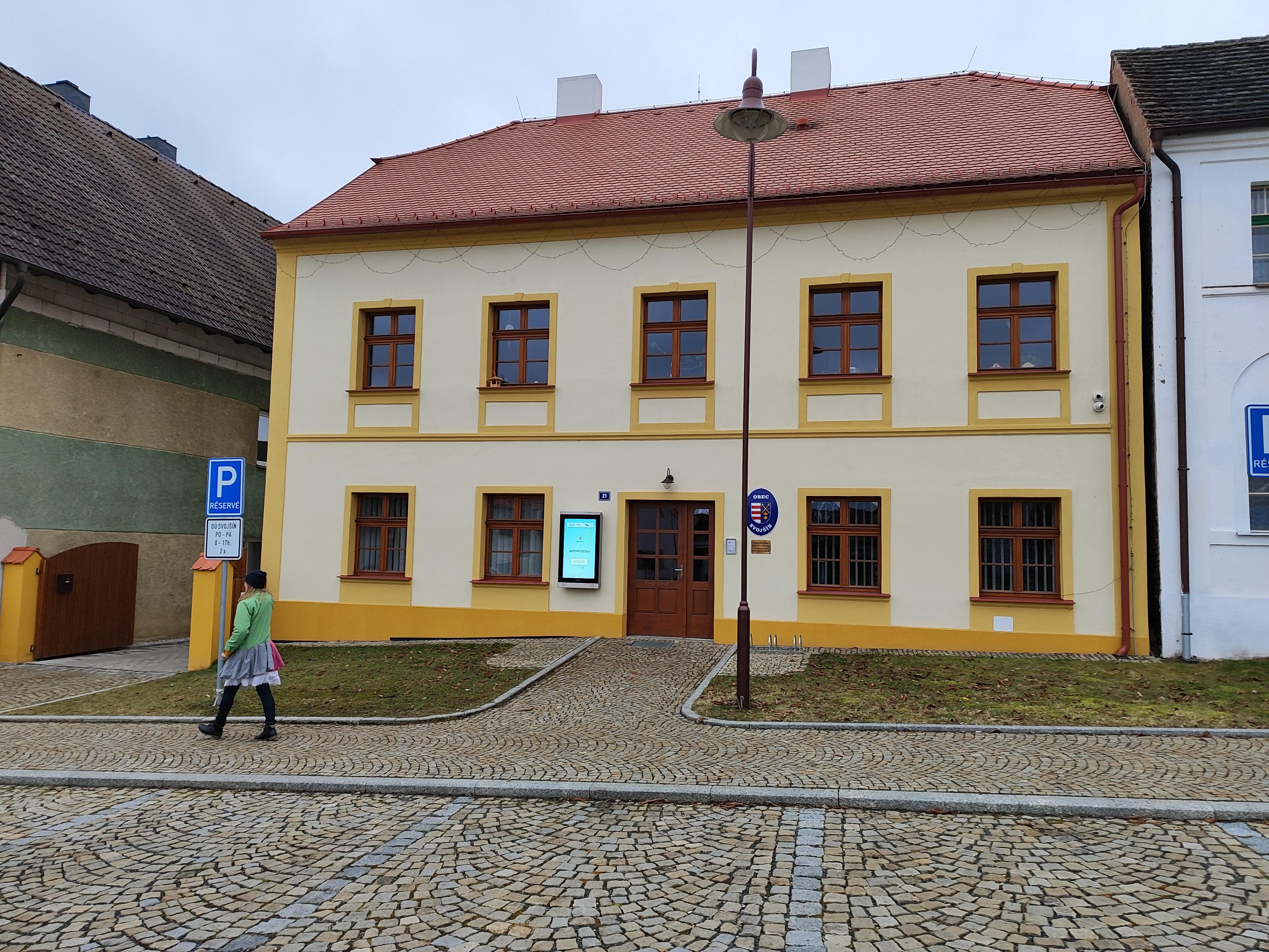 Svojšín - obecní úřad foto 3