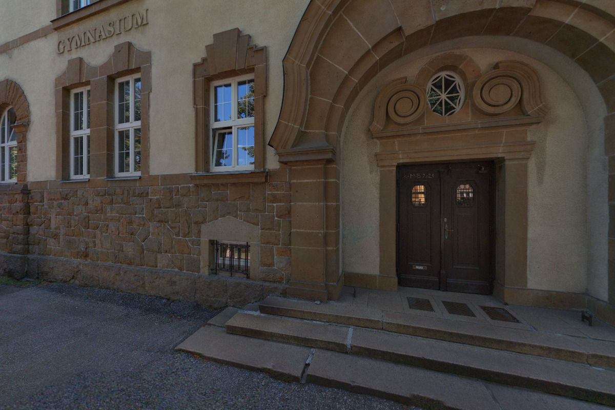 Krkonošské gymnázium a Střední odborná škola foto 4