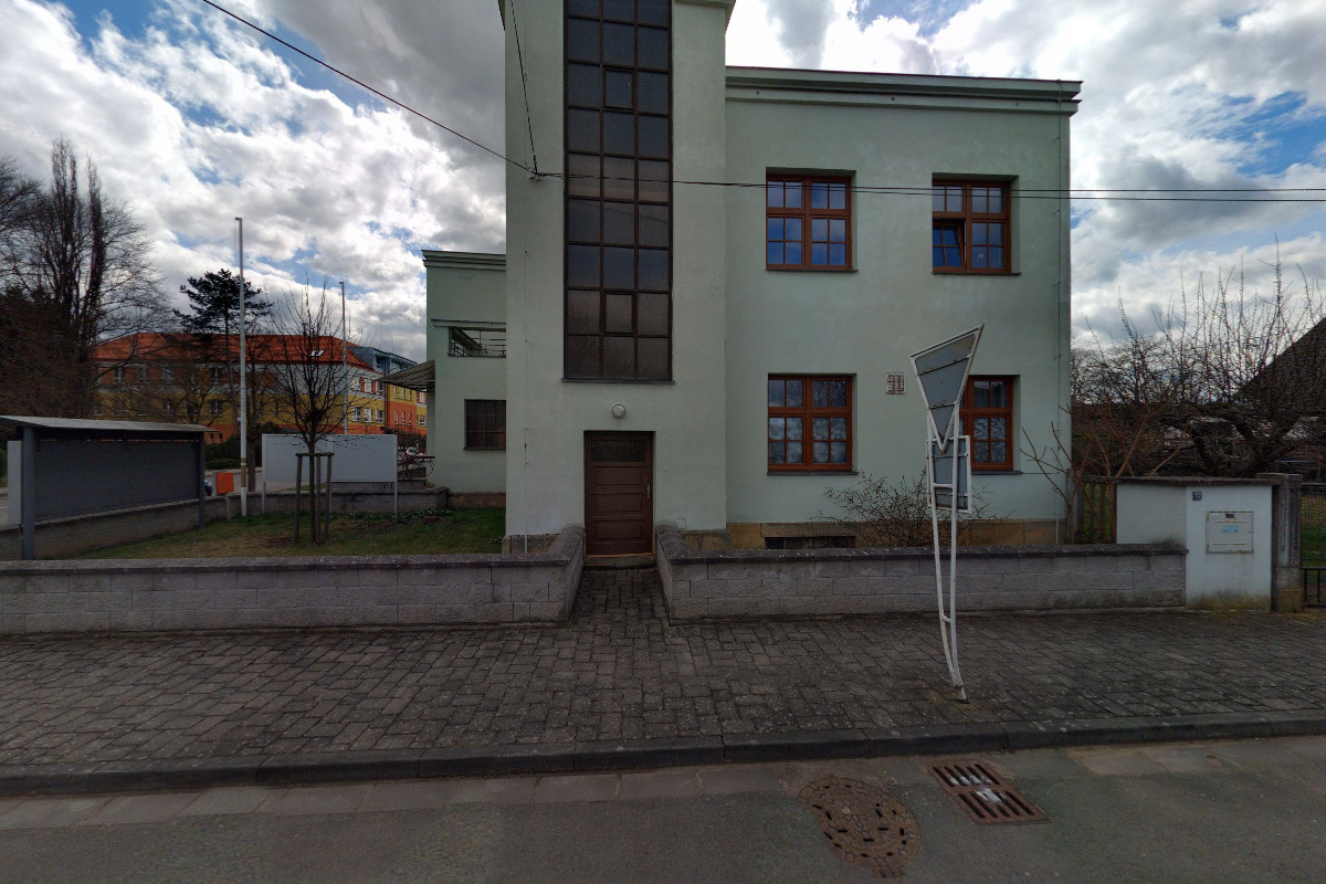 Skřivany - obecní úřad foto 6