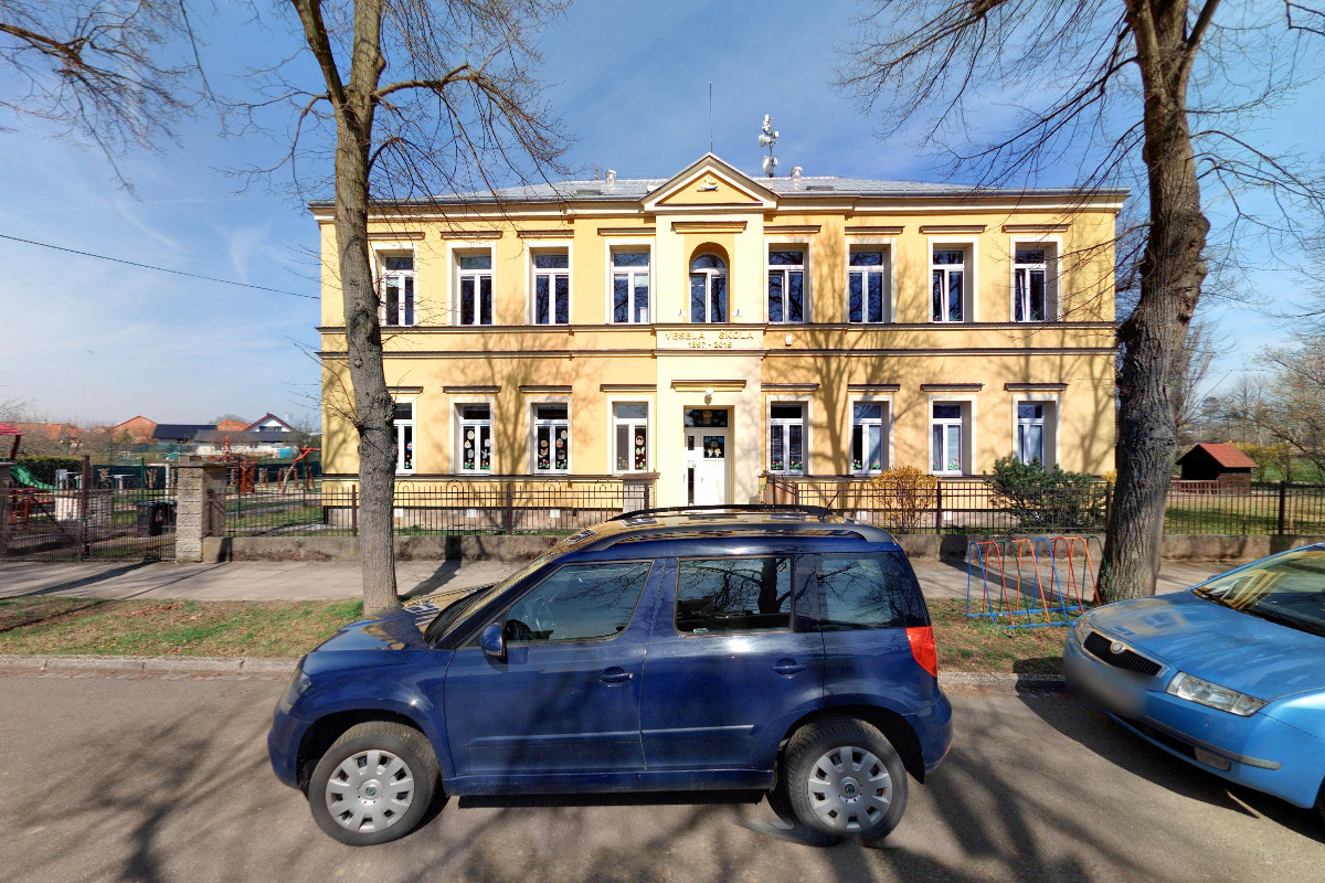 ZŠ Mnichovo Hradiště, Školní