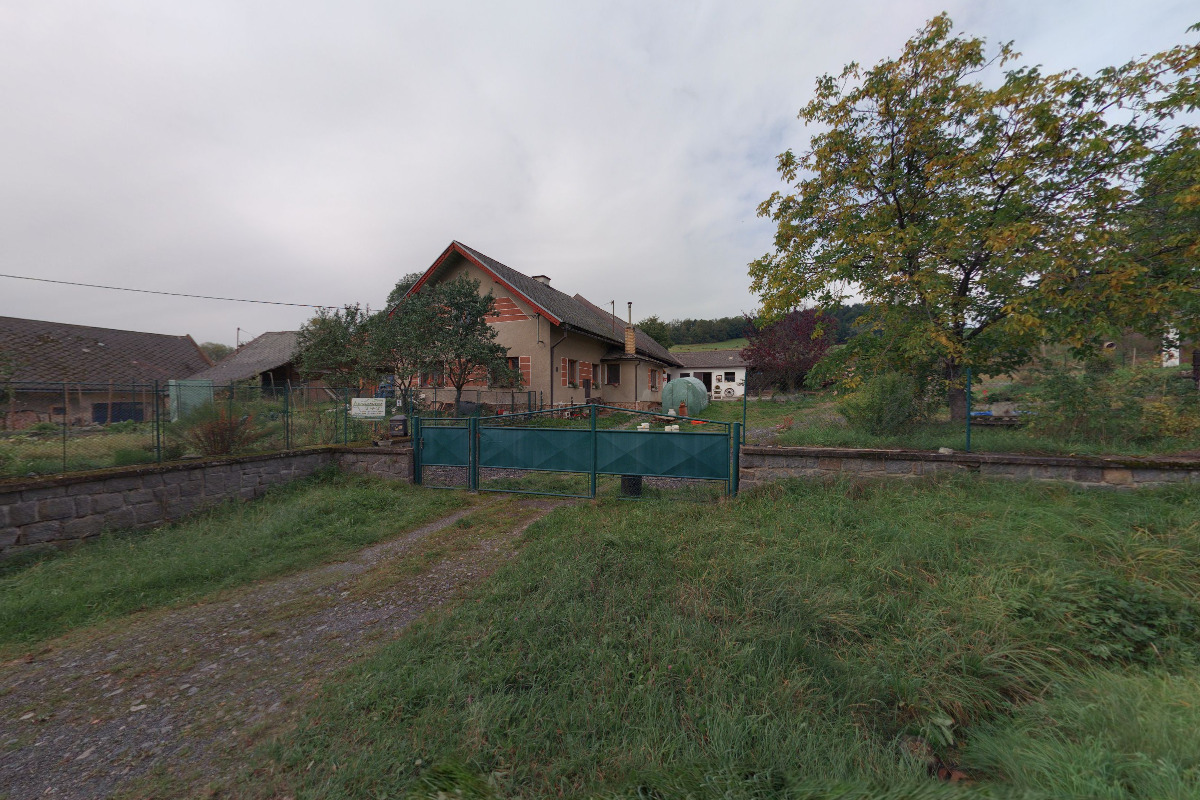 Autolakovna T plus T Brtí