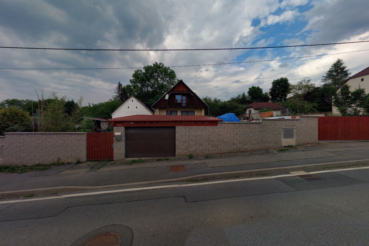 Autoslužby Šťastný a Šťastná