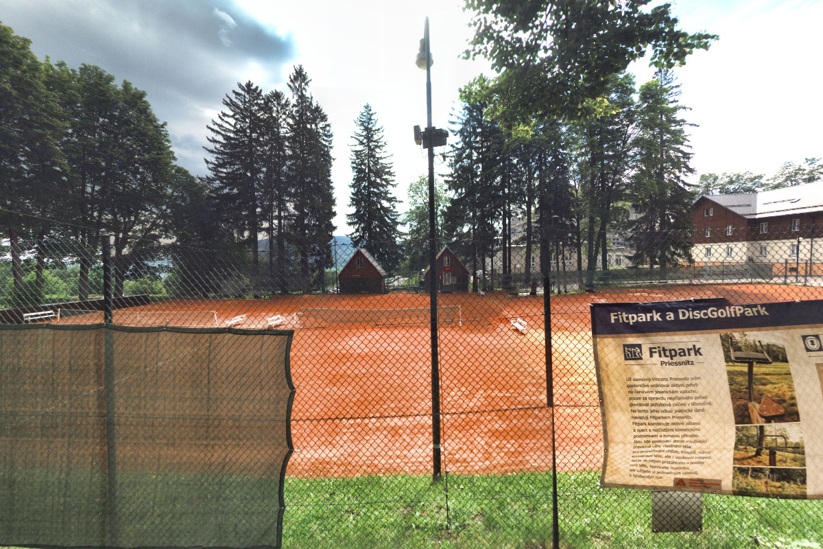 Tenisové kurty foto 2