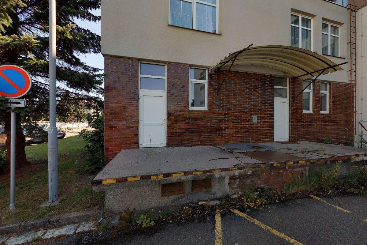 DELUXE GANGSTA s.r.o.