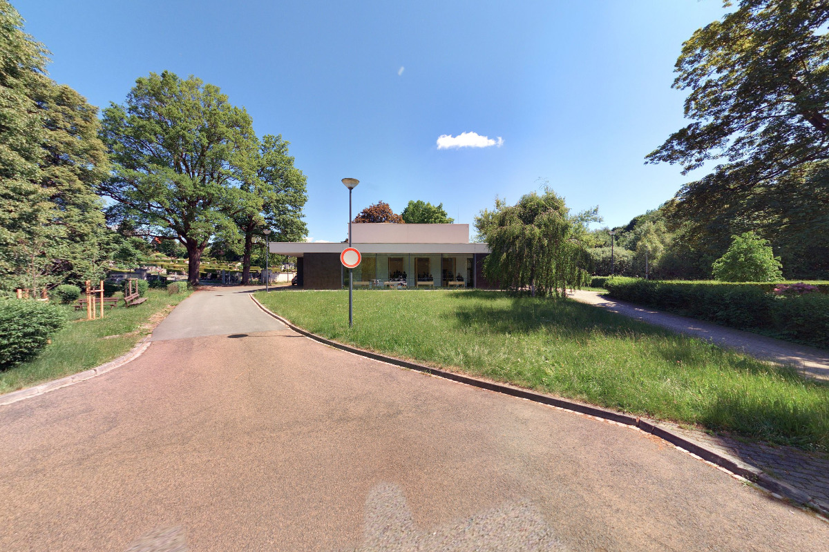 Smuteční síň Planá