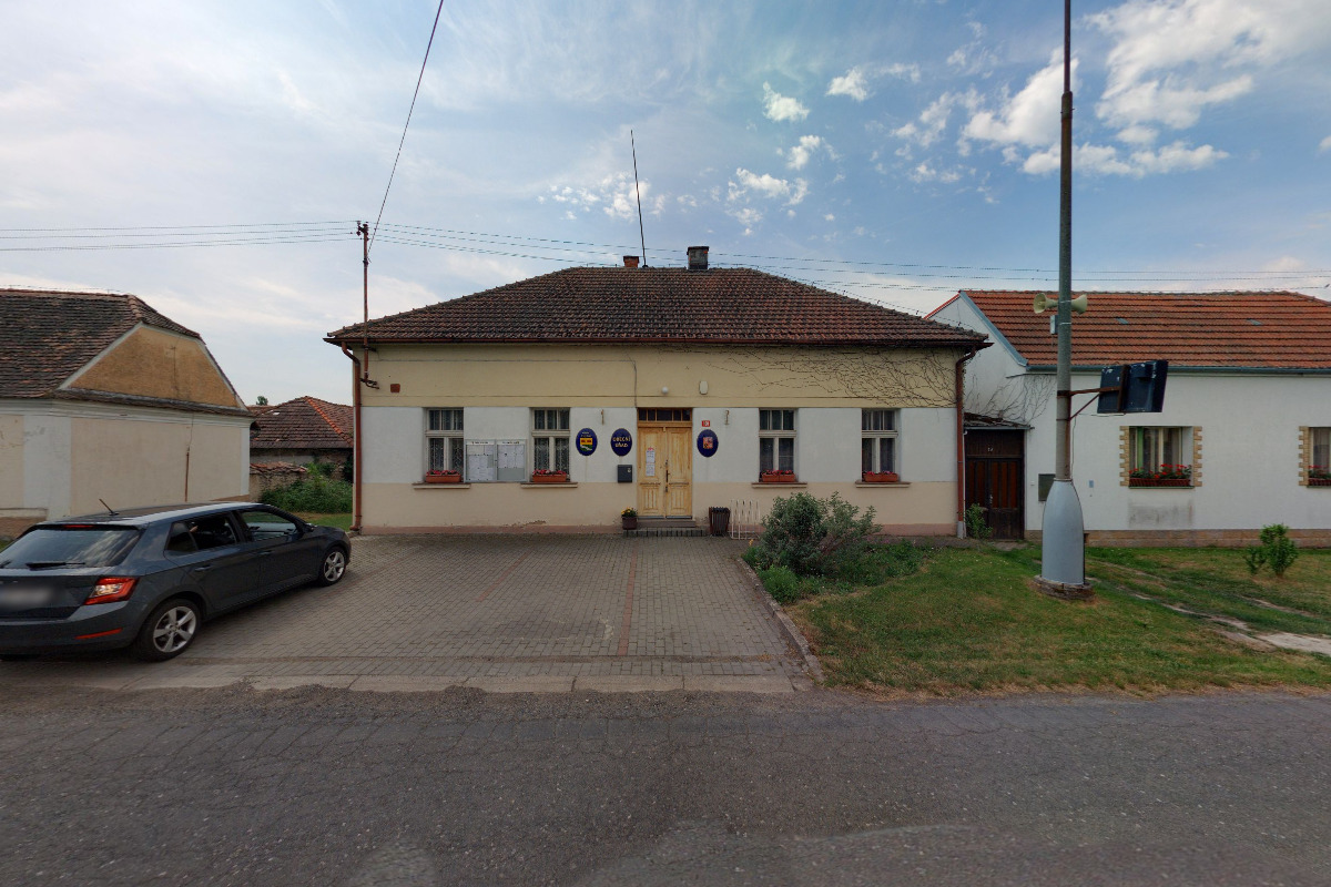 Chleby - obecní úřad foto 2