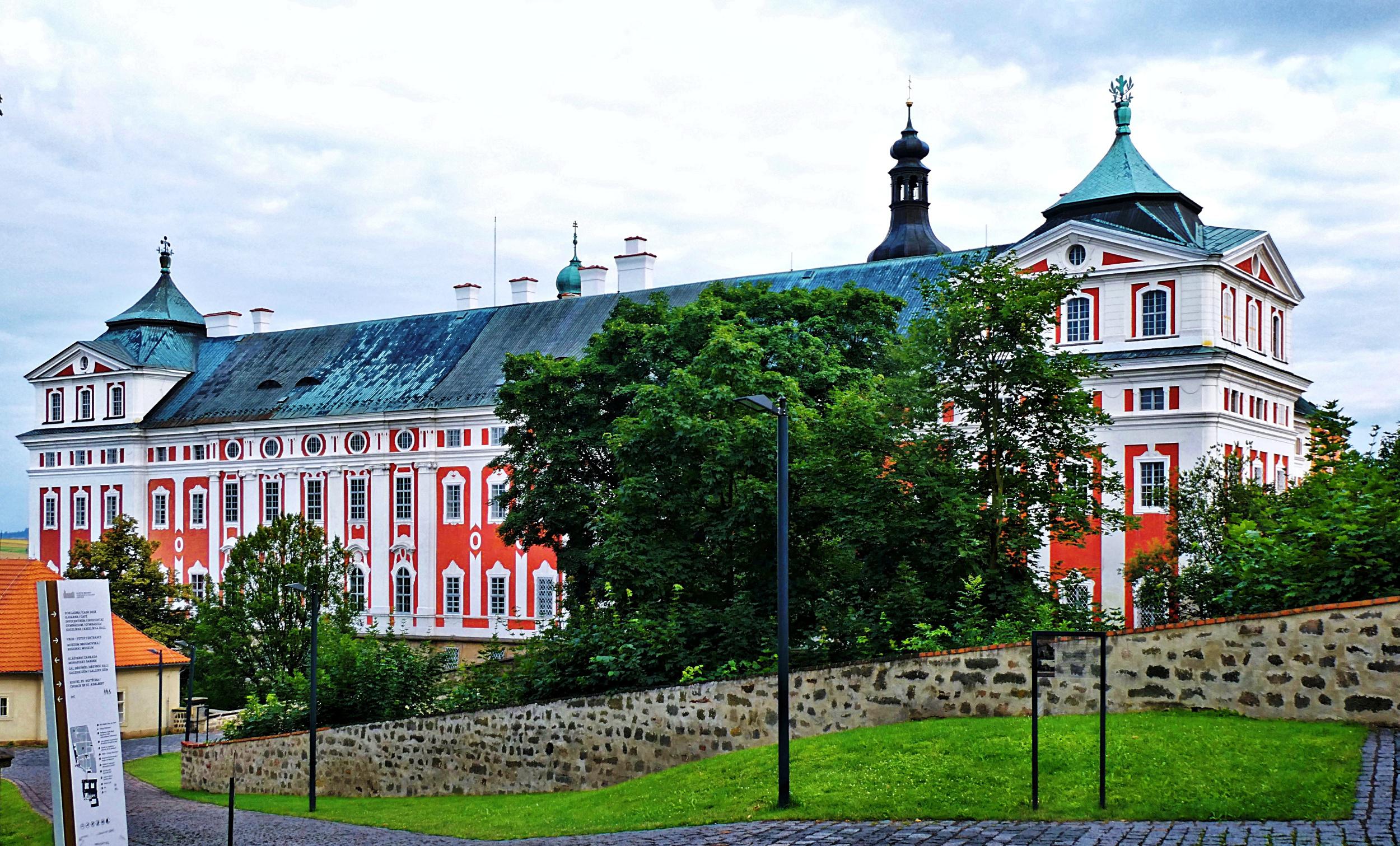 KLÁŠTER BROUMOV - vzdělávací a kulturní centrum foto 6