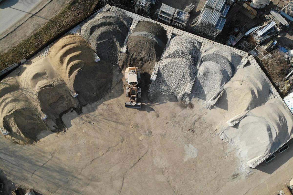 Písky, štěrky, hlina Roman Pejša