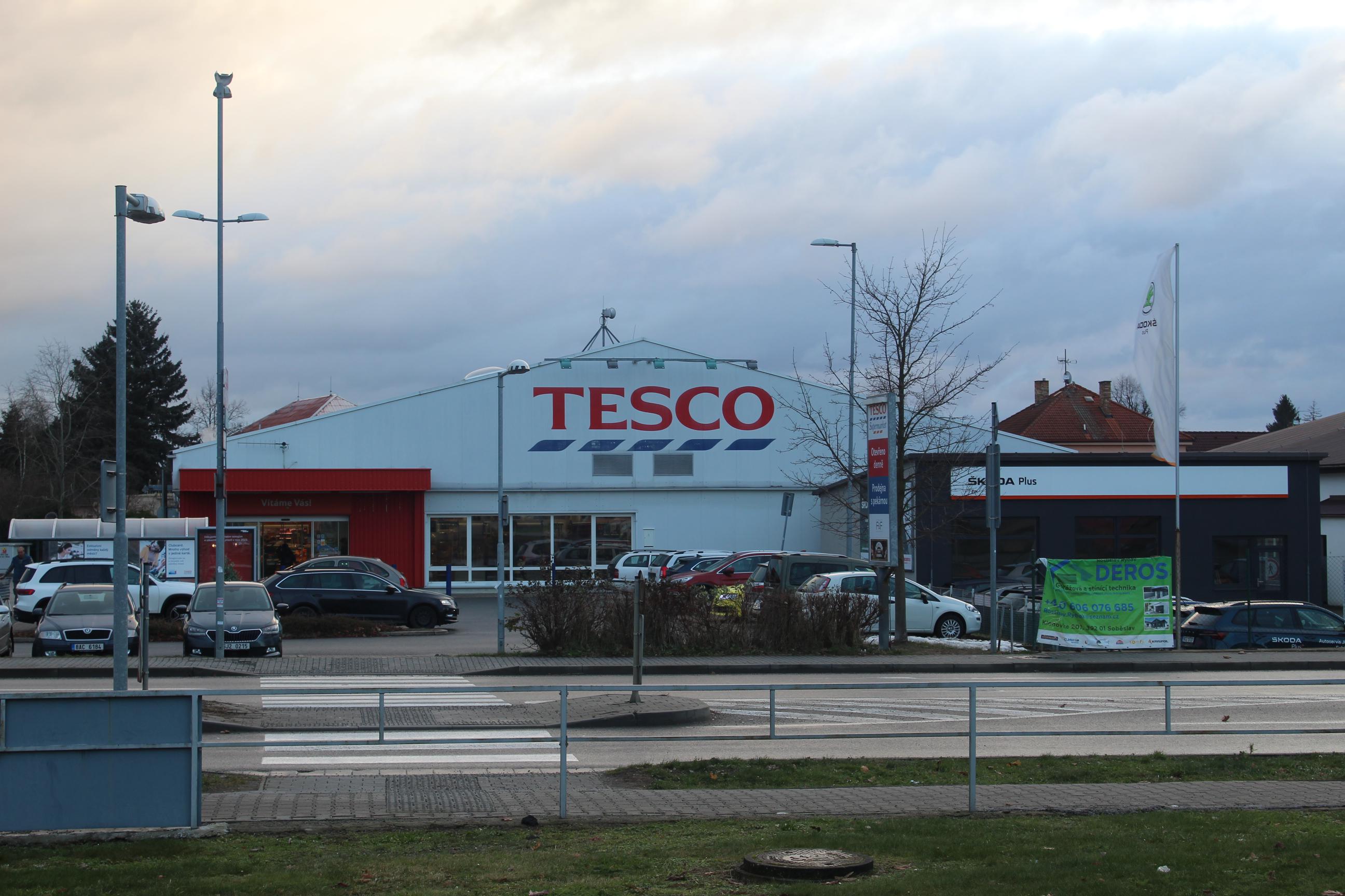 Tesco Supermarket foto 2