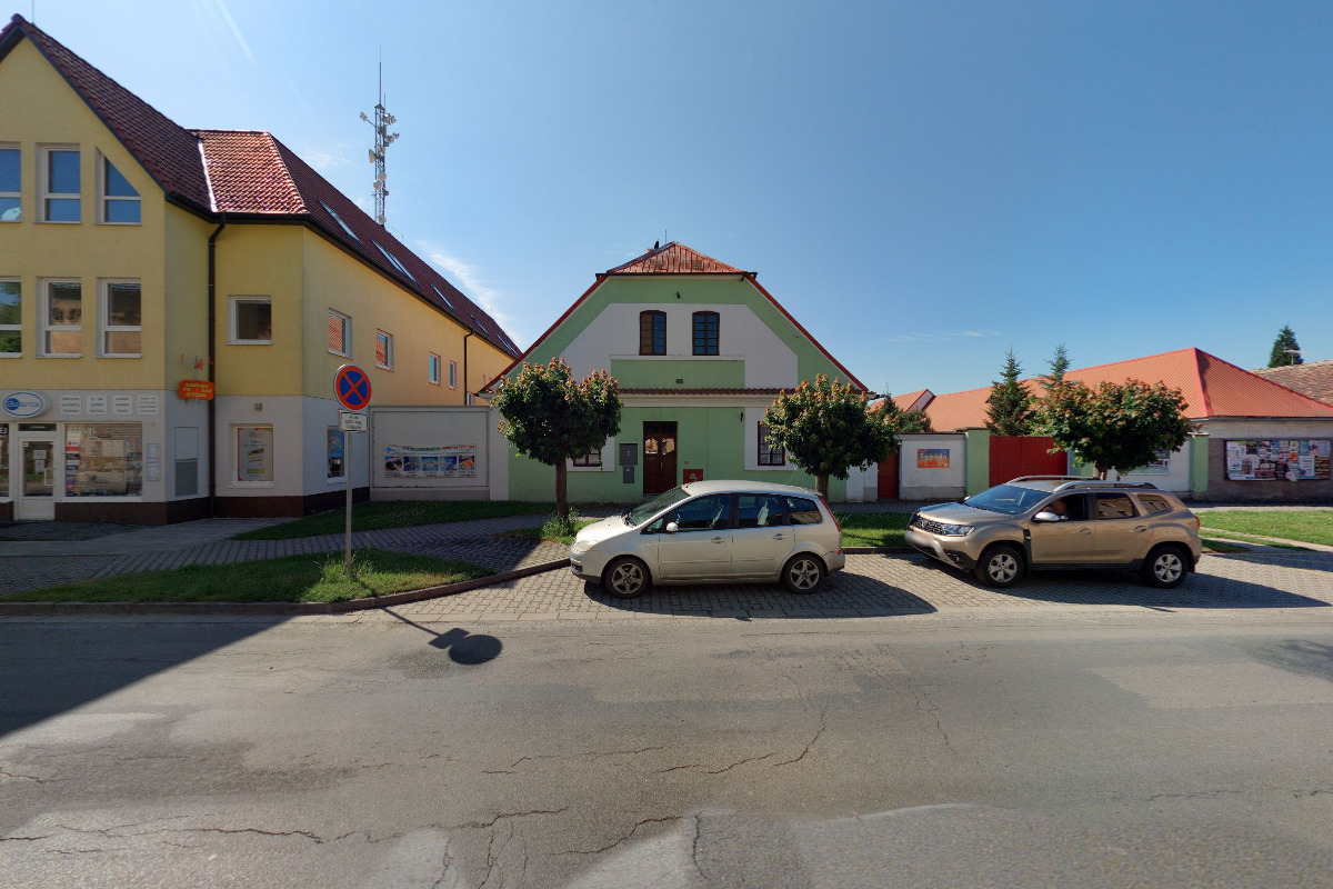 Římskokatolická farnost Městec Králové