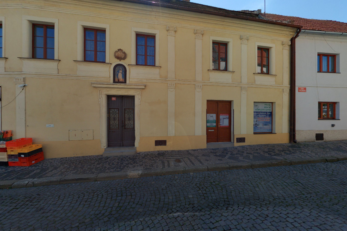 Potraviny náměstí Krále Vladislava 115