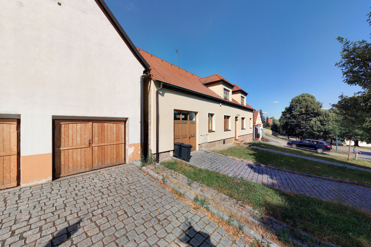 INTERNATIONAL ICE HOCKEY AGENCY SURPASS, s.r.o.